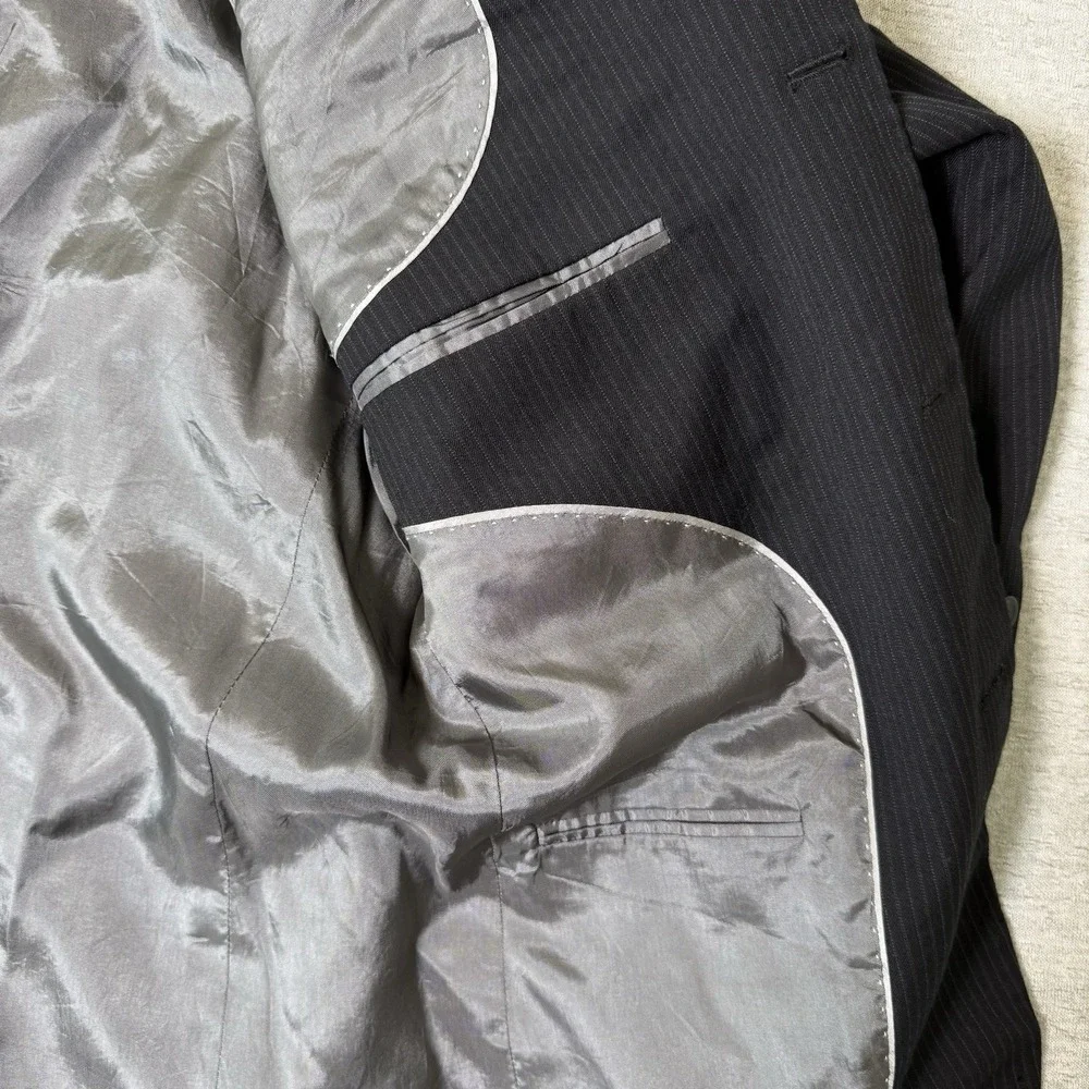 J Ferrar Men's Blazer Sport Coat Size 40R Black Pinstripe Wool Blend